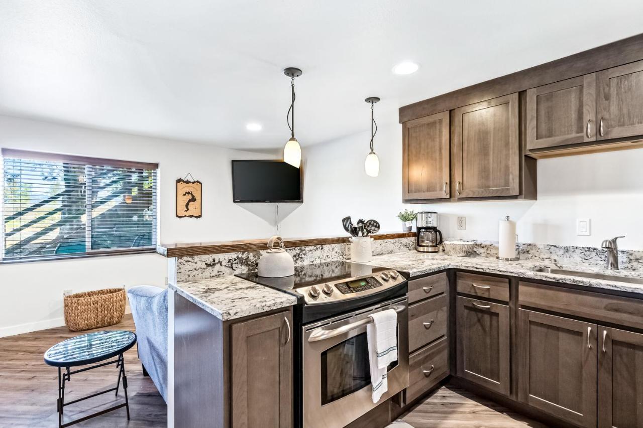 Driftwood Waterfront Gem Appartement Sandpoint Buitenkant foto